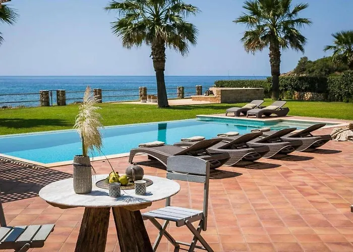 Astounding Seafront Kefalonia 3 Bedrooms Alegria Private Pool&amazing Sea Views Minies Villa